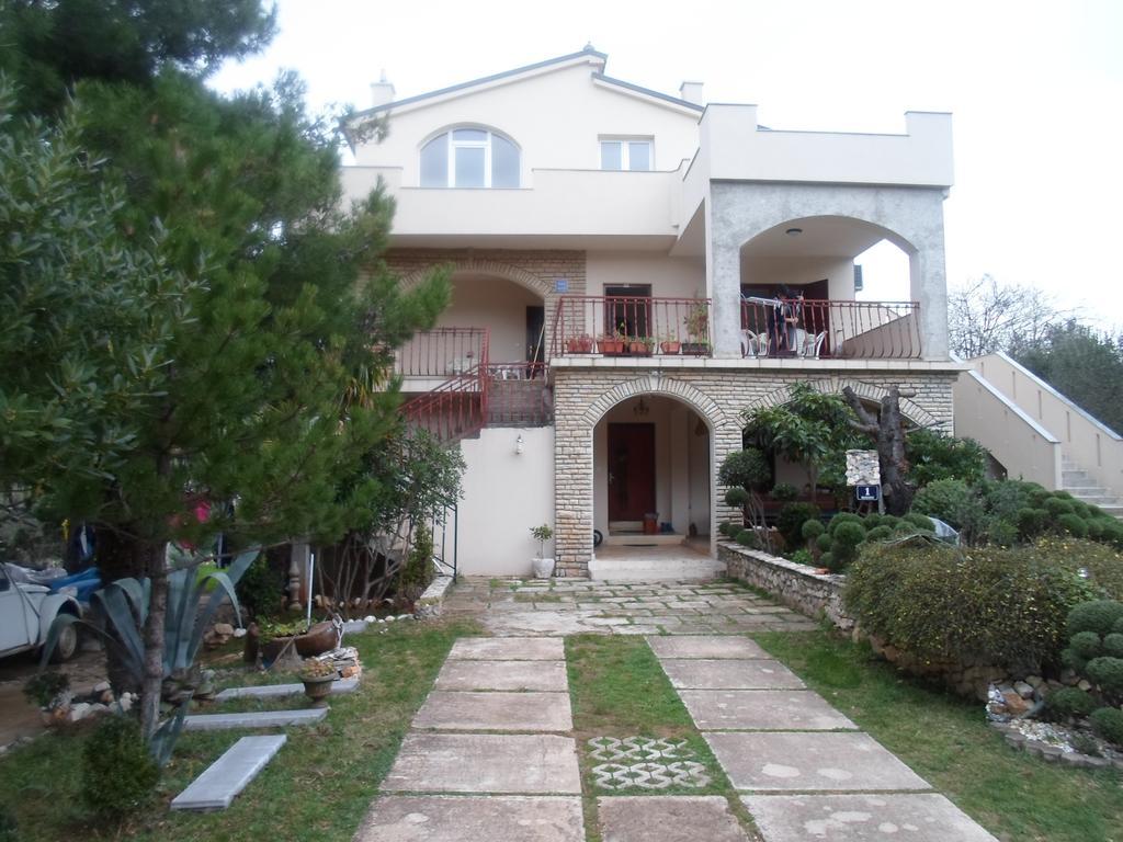 Apartments Davor Jadrtovac Екстер'єр фото