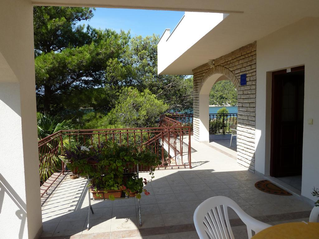 Apartments Davor Jadrtovac Екстер'єр фото